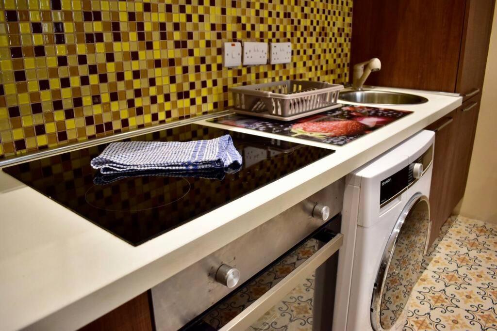 City Centre Pied-A-Terre Near Food Market And Walking Distance To Bus Terminus La Valeta Exterior foto