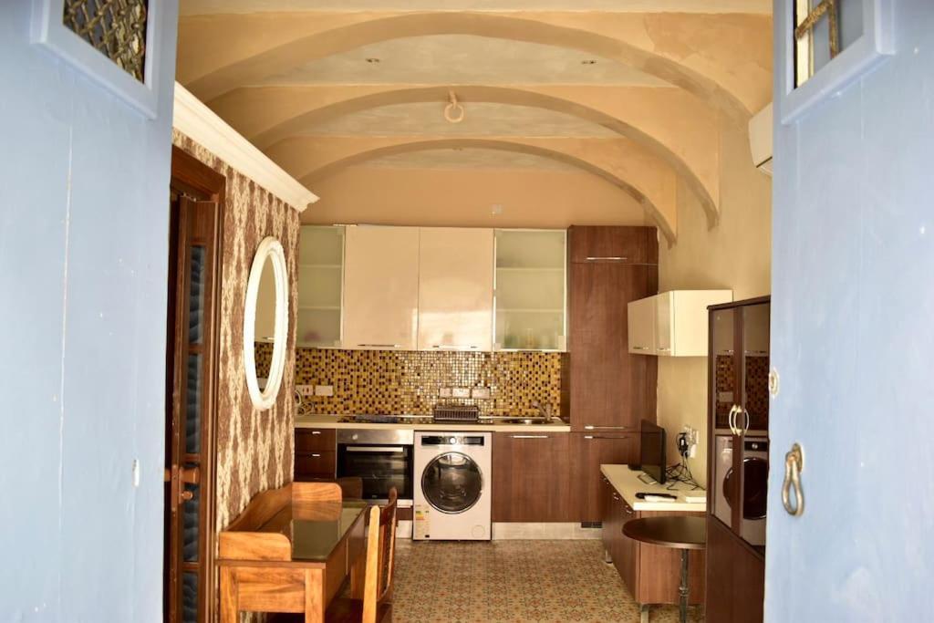 City Centre Pied-A-Terre Near Food Market And Walking Distance To Bus Terminus La Valeta Exterior foto